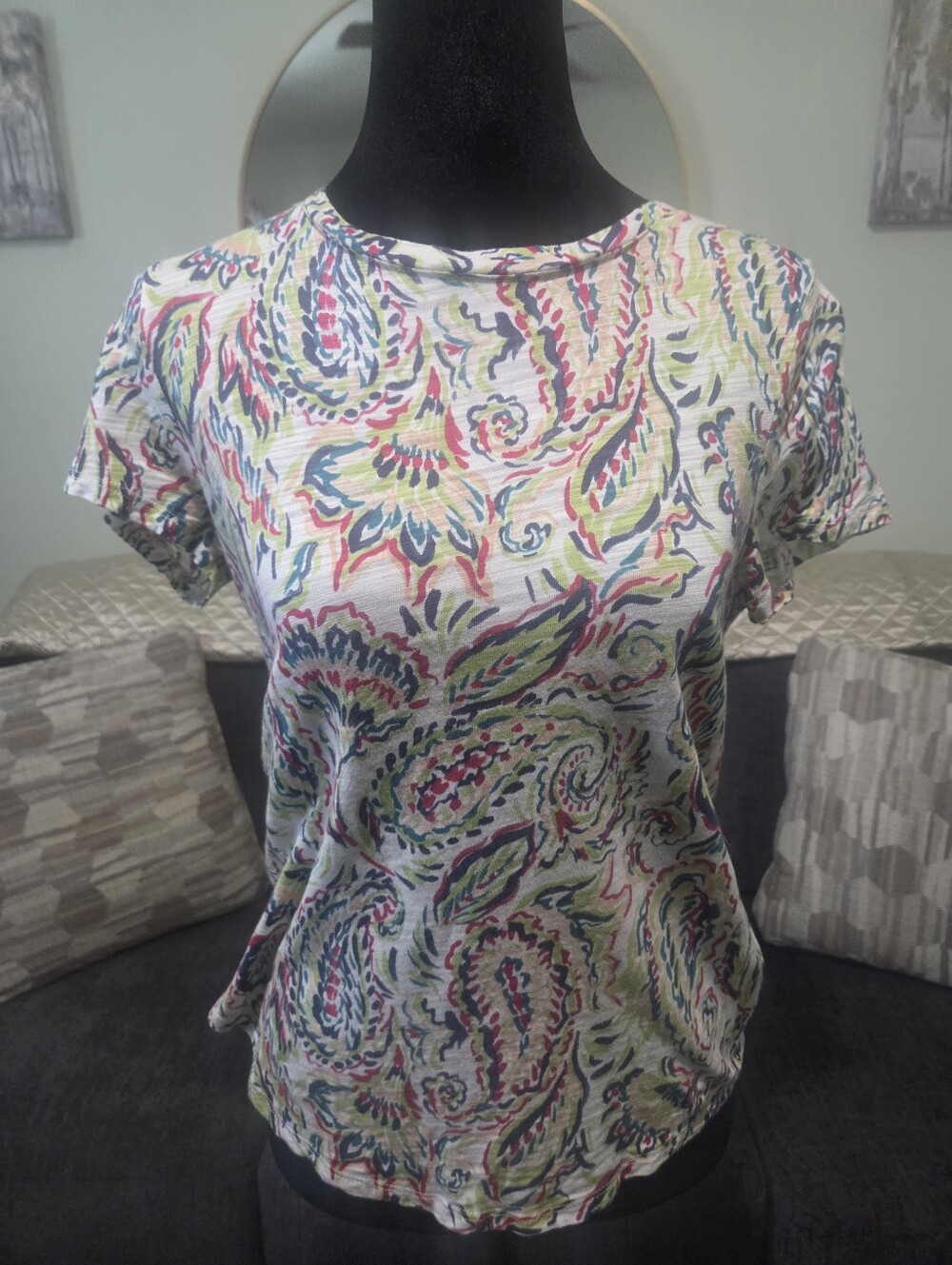 Short Sleeve Paisley Crewneck Tee in Multicolor